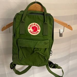 Fjallraven Kanken Mini Backpack Bag Style #23561 in Forest Green Womens Purse.